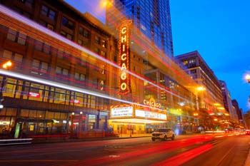 <b>USA, Chicago</b>, Chicago theater with light trails